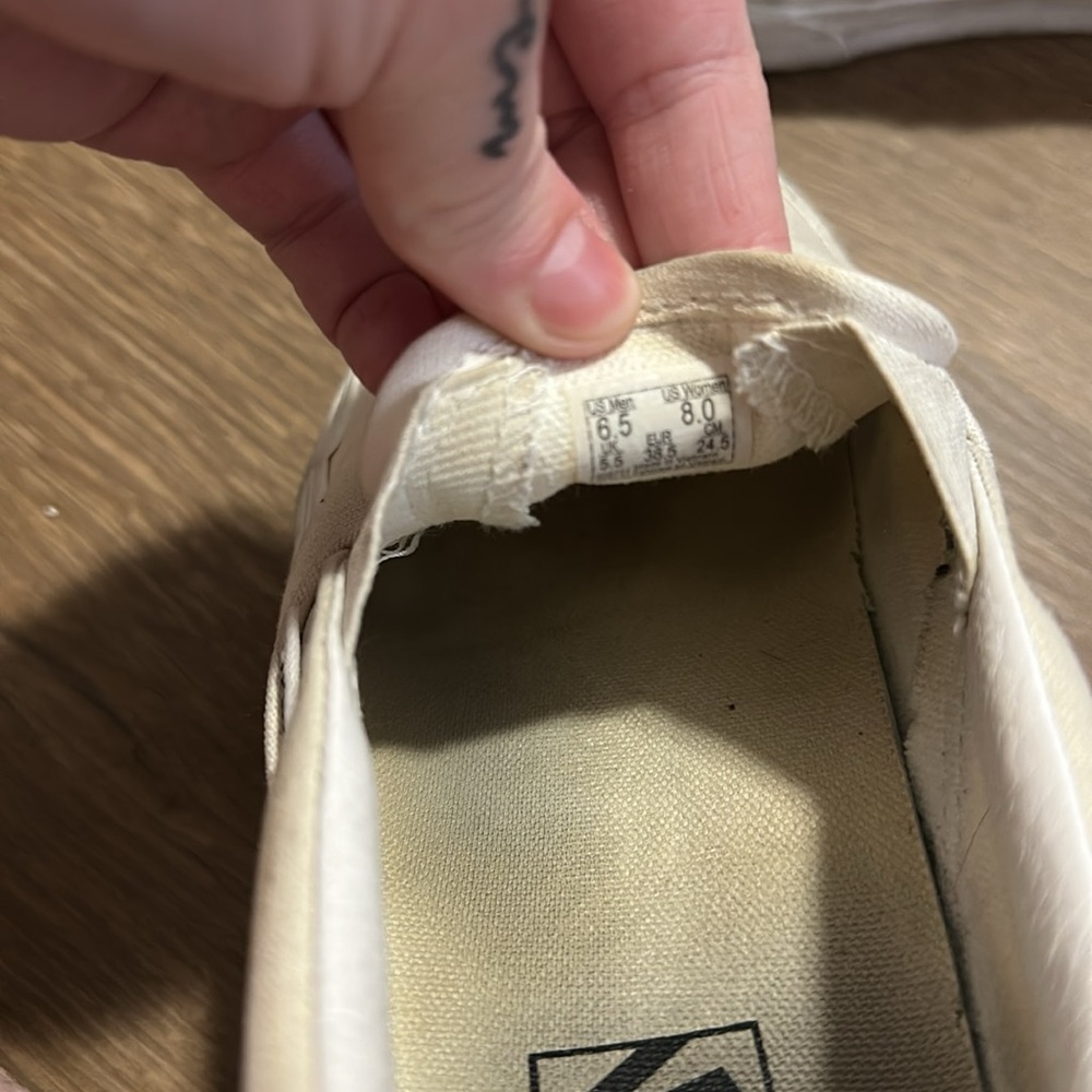 Vans - Picture 3 of 5